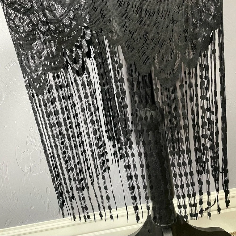 Black Lace With Fringe Kimono Size 6 - Picture 4 of 7